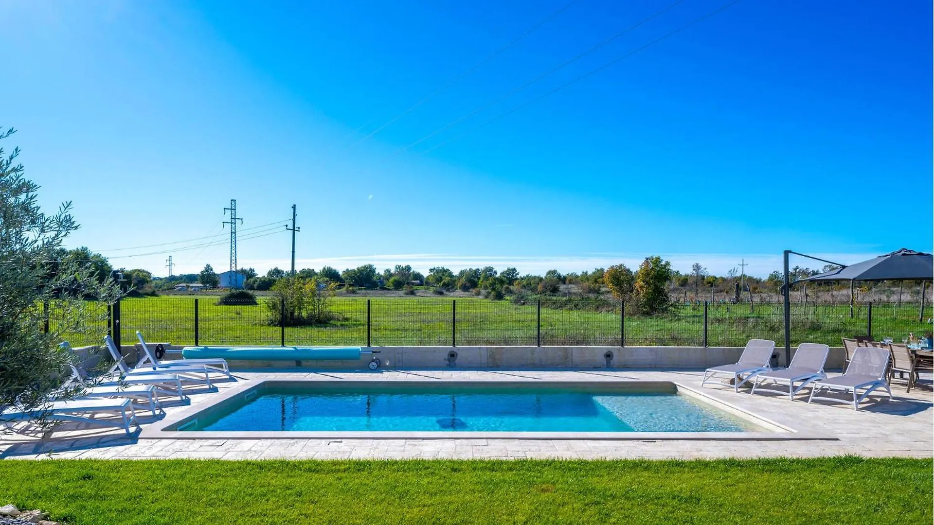 4 Bedroom Stunning Home In Nedescina Holiday home